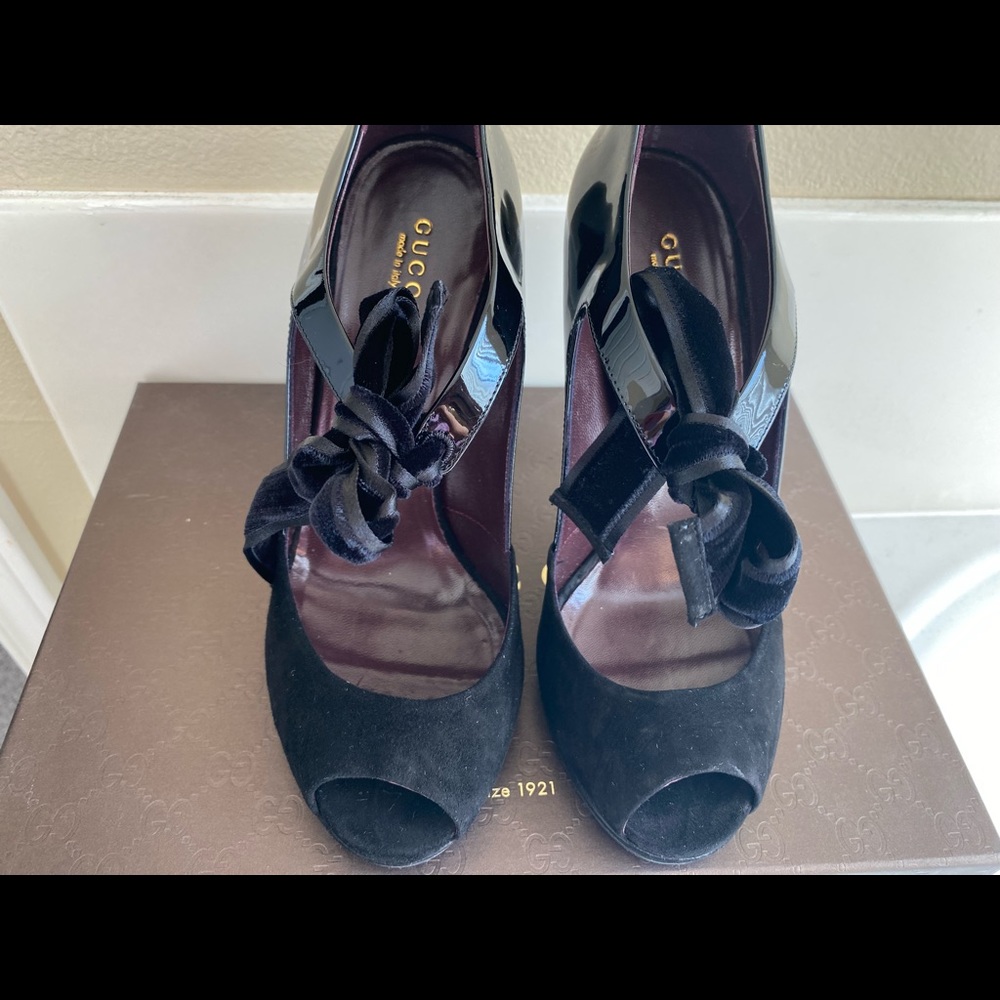 Gucci peep toe pumps